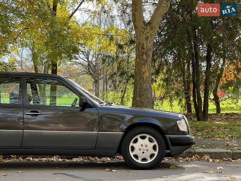 Седан Mercedes-Benz E-Class 1992 в Миколаєві фото 9 Седан Mercedes-Benz E-Class 1992 в Миколаєві