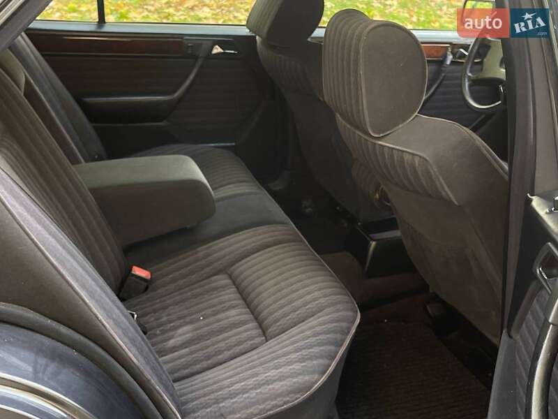 Седан Mercedes-Benz E-Class 1992 в Миколаєві фото 16 Седан Mercedes-Benz E-Class 1992 в Миколаєві