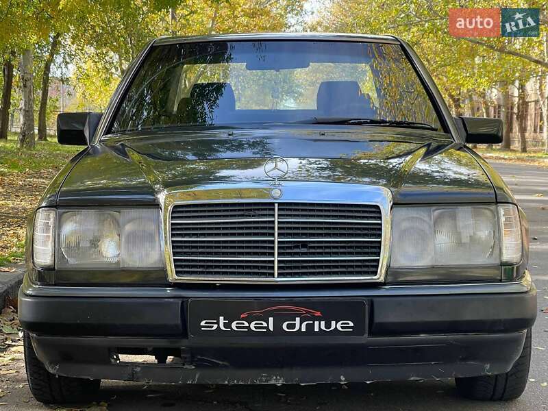 Mercedes-Benz E-Class 1992 Mercedes-Benz E-Class 1992