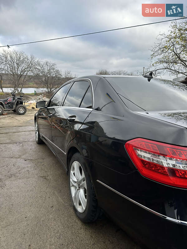 Седан Mercedes-Benz E-Class 2011 в Первомайске фото 3 Седан Mercedes-Benz E-Class 2011 в Первомайске