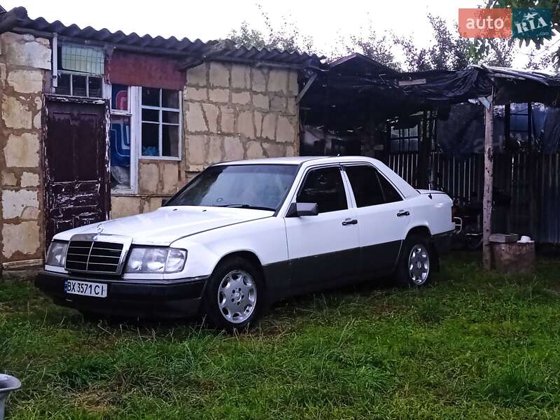 Седан Mercedes-Benz E-Class 1987 в Хмельницком