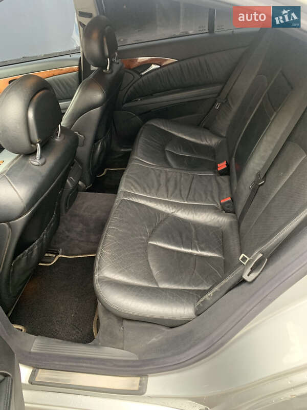 Седан Mercedes-Benz E-Class 2002 в Києві