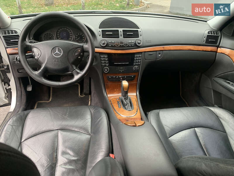 Седан Mercedes-Benz E-Class 2002 в Києві