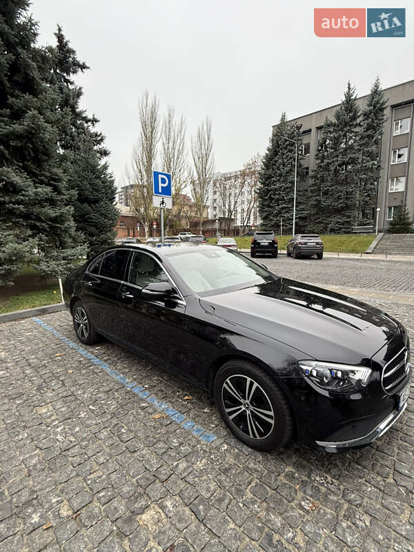 Седан Mercedes-Benz E-Class 2023 в Дніпрі