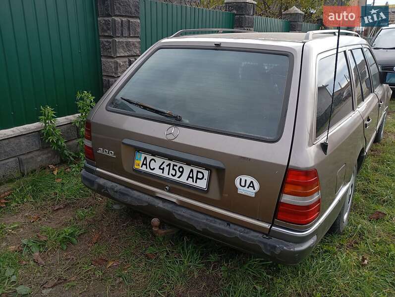 Универсал Mercedes-Benz E-Class 1989 в Ратным