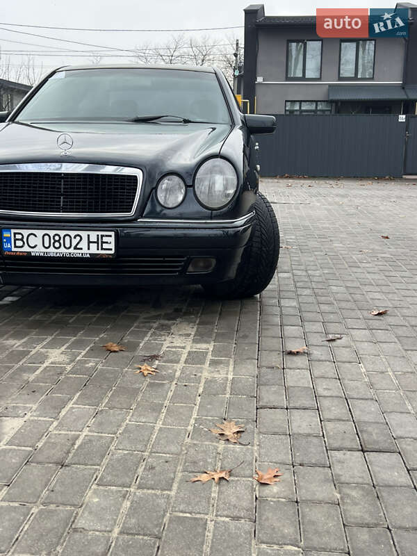 Седан Mercedes-Benz E-Class 1998 в Львове