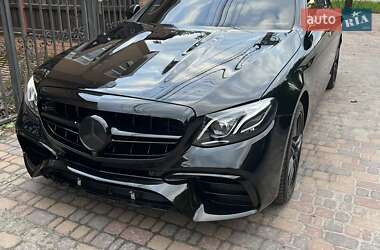Седан Mercedes-Benz E-Class 2017 в Києві