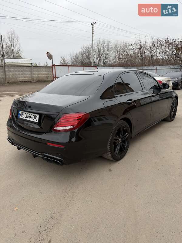 Седан Mercedes-Benz E-Class 2017 в Киеве