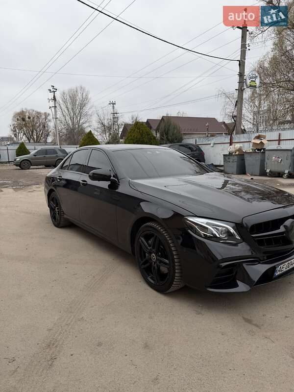 Седан Mercedes-Benz E-Class 2017 в Киеве