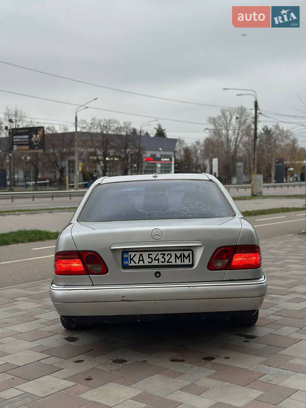Седан Mercedes-Benz E-Class 1998 в Черкассах
