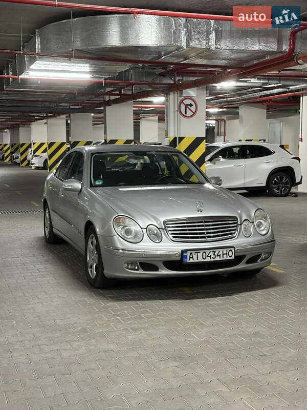 Седан Mercedes-Benz E-Class 2004 в Одесі