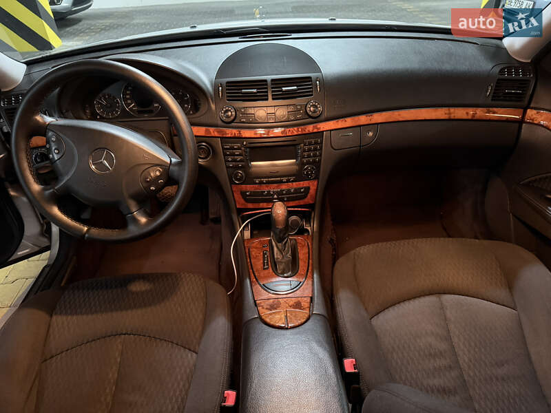 Седан Mercedes-Benz E-Class 2004 в Одесі