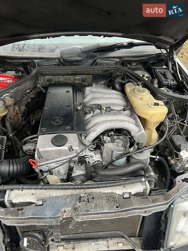 Седан Mercedes-Benz E-Class 1994 в Львове
