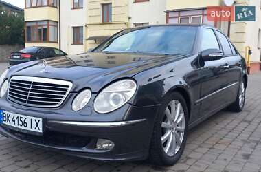 Седан Mercedes-Benz E-Class 2002 в Рівному