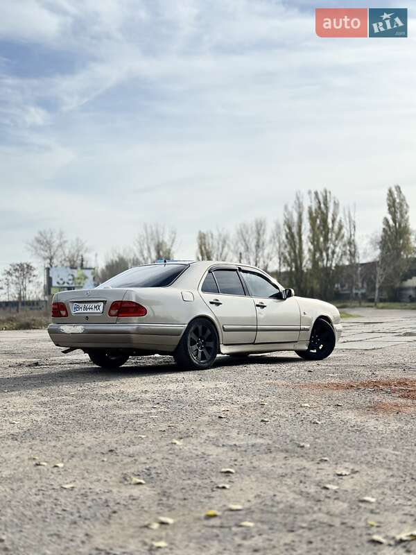 Седан Mercedes-Benz E-Class 1997 в Белгороде-Днестровском