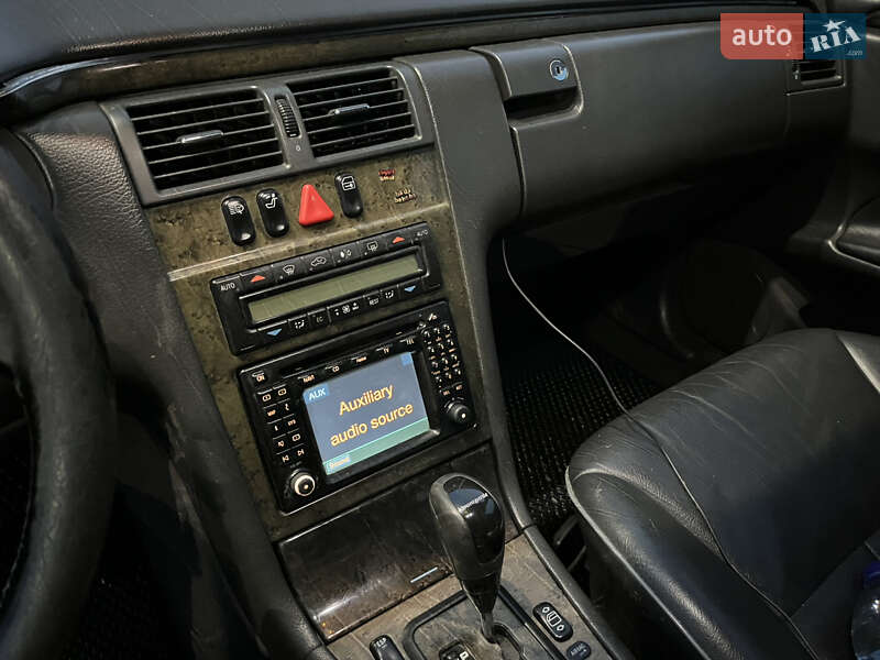 Седан Mercedes-Benz E-Class 2002 в Черновцах
