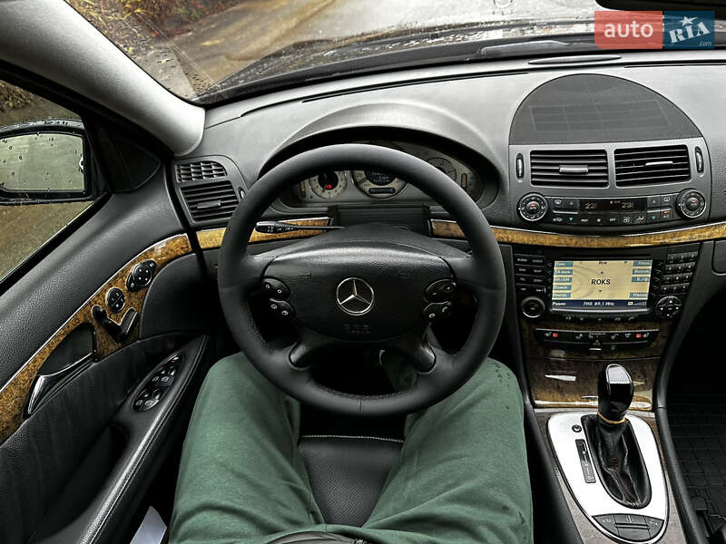 Седан Mercedes-Benz E-Class 2005 в Львове