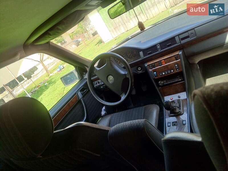 Седан Mercedes-Benz E-Class 1992 в Косове фото 8 Седан Mercedes-Benz E-Class 1992 в Косове