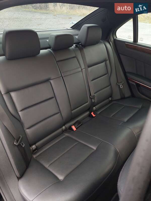 Седан Mercedes-Benz E-Class 2012 в Берестечку