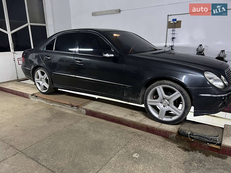 Седан Mercedes-Benz E-Class 2003 в Вінниці