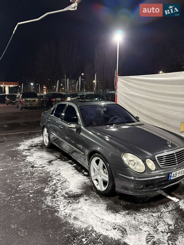 Седан Mercedes-Benz E-Class 2003 в Вінниці