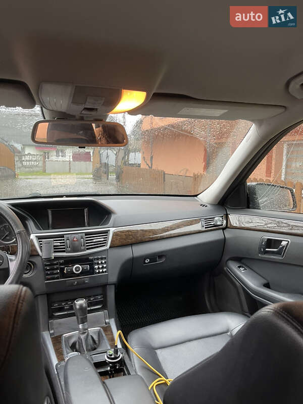 Седан Mercedes-Benz E-Class 2011 в Тячеве