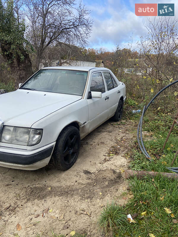 Седан Mercedes-Benz E-Class 1990 в Белой Церкви