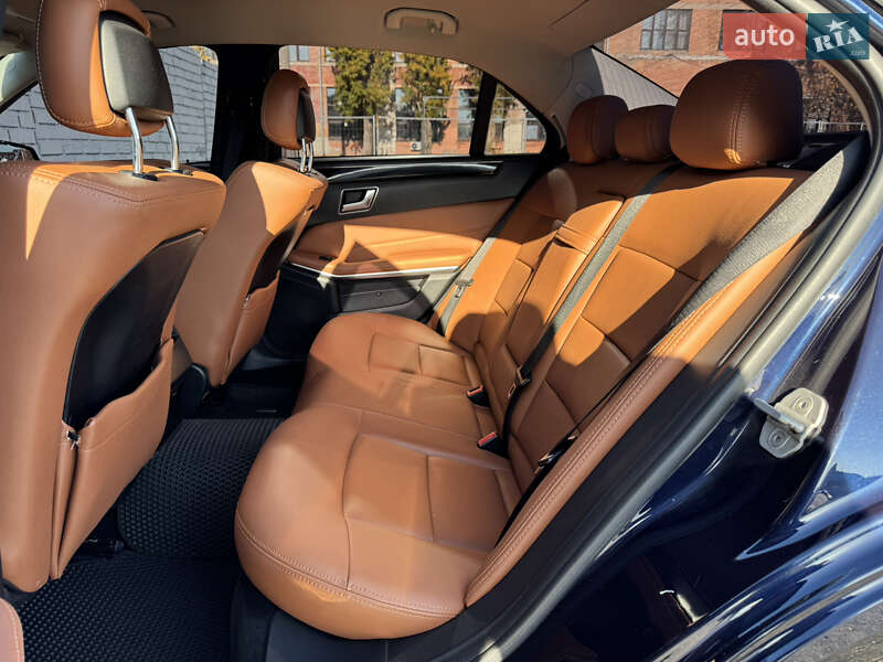 Седан Mercedes-Benz E-Class 2015 в Киеве