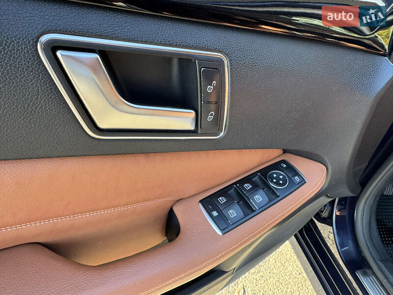 Седан Mercedes-Benz E-Class 2015 в Киеве