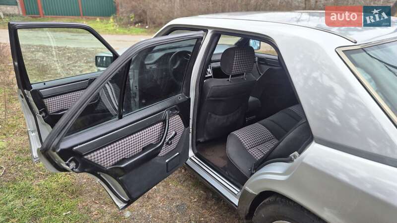 Седан Mercedes-Benz E-Class 1994 в Гостомелі