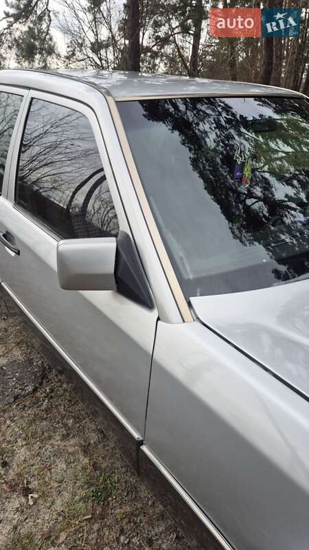 Седан Mercedes-Benz E-Class 1994 в Гостомелі