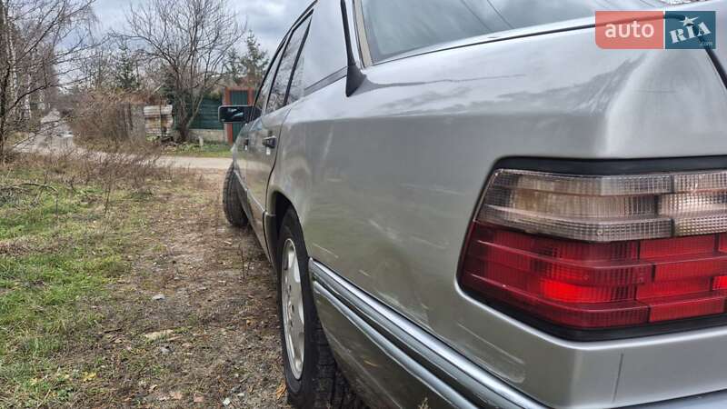 Седан Mercedes-Benz E-Class 1994 в Гостомелі