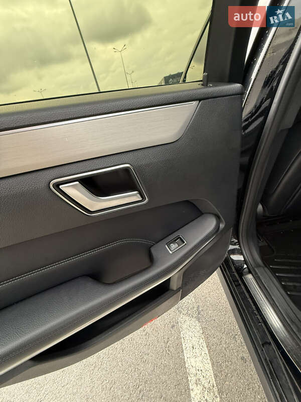 Седан Mercedes-Benz E-Class 2013 в Львові