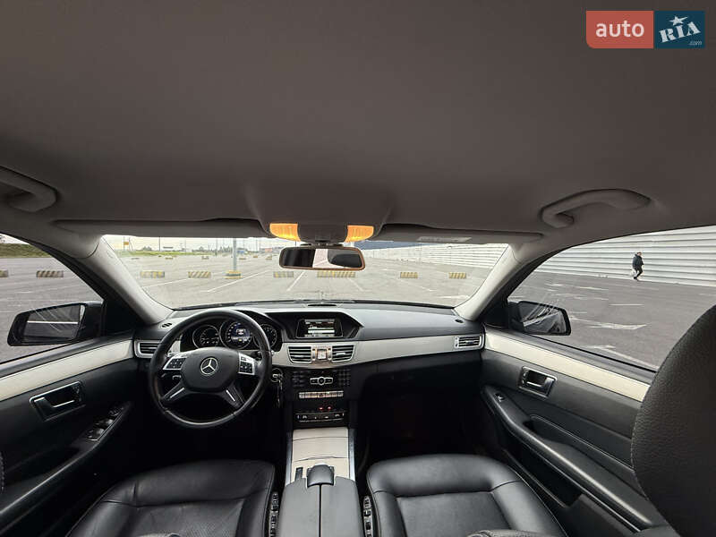 Седан Mercedes-Benz E-Class 2013 в Львові