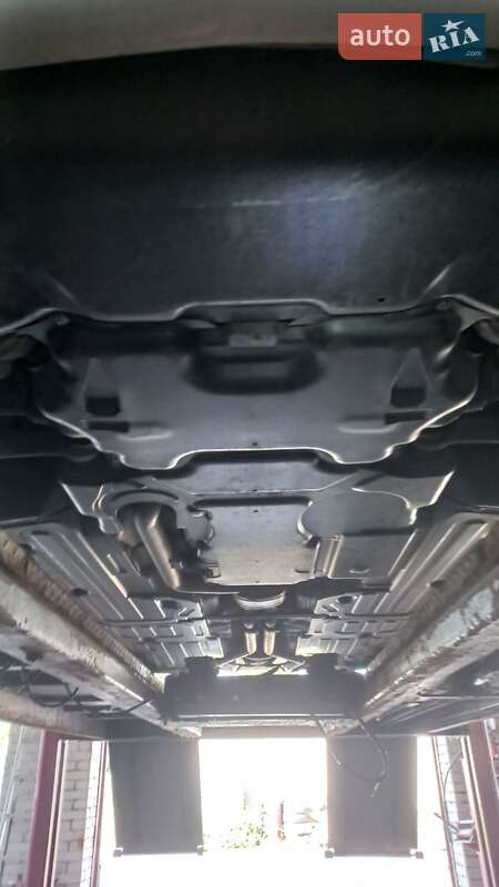 Седан Mercedes-Benz E-Class 2002 в Києві фото 43 Седан Mercedes-Benz E-Class 2002 в Києві