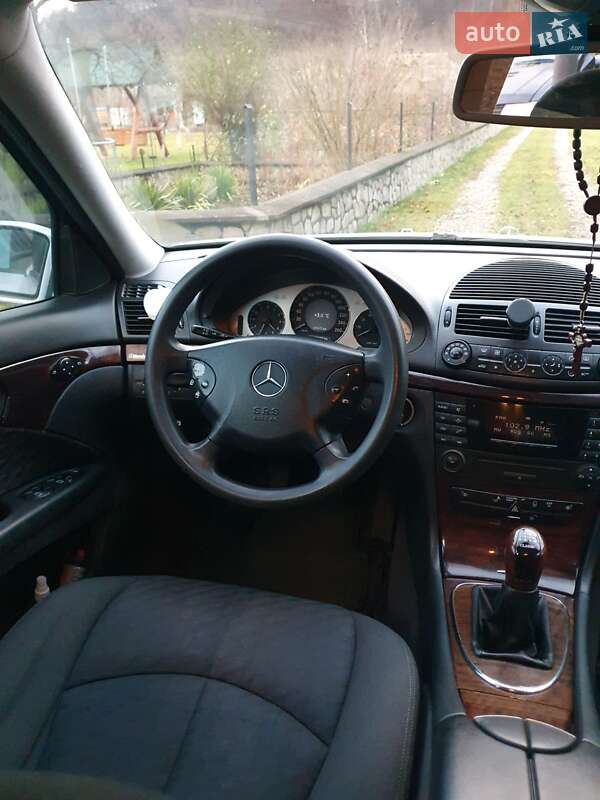 Седан Mercedes-Benz E-Class 2003 в Косове фото 21 Седан Mercedes-Benz E-Class 2003 в Косове