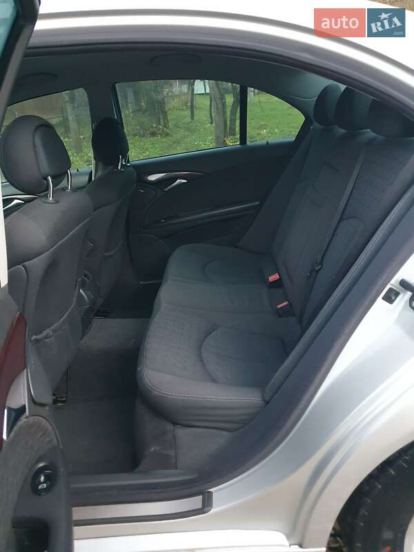 Седан Mercedes-Benz E-Class 2003 в Косове фото 30 Седан Mercedes-Benz E-Class 2003 в Косове
