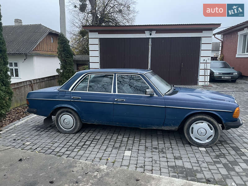 Седан Mercedes-Benz E-Class 1983 в Черновцах
