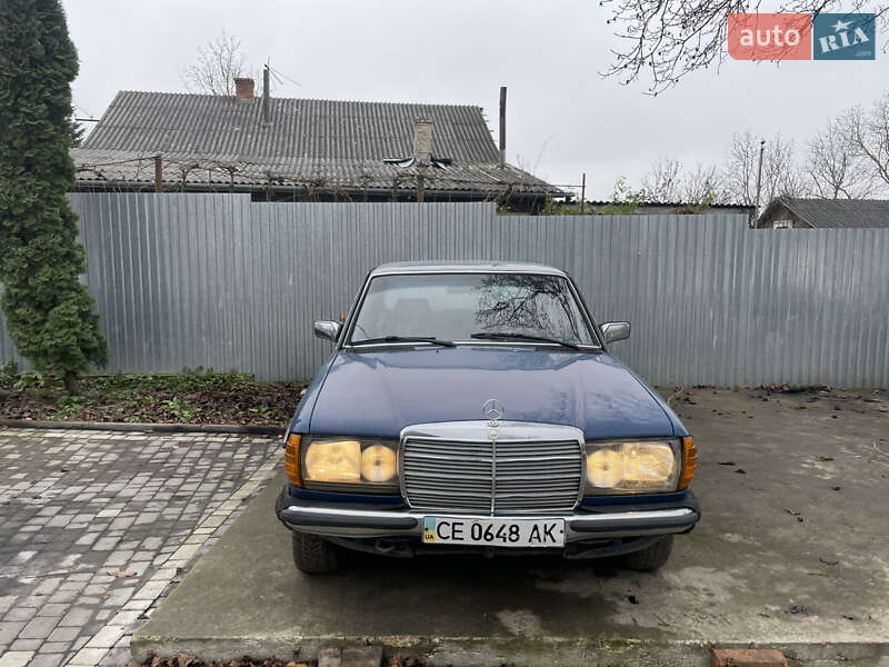 Седан Mercedes-Benz E-Class 1983 в Черновцах