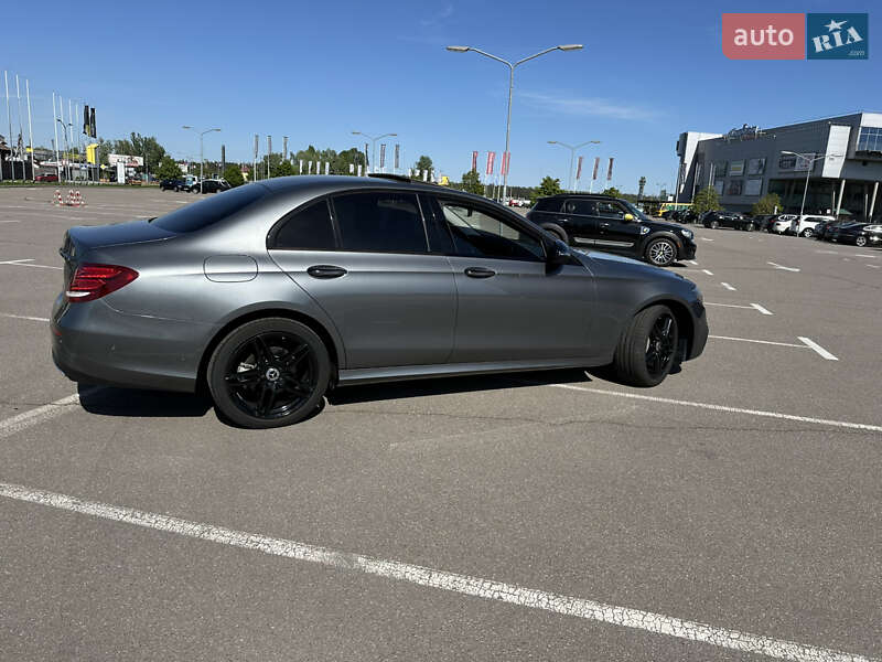 Седан Mercedes-Benz E-Class 2016 в Киеве