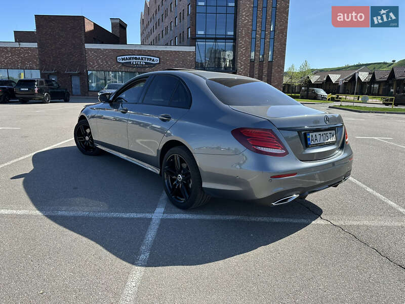 Седан Mercedes-Benz E-Class 2016 в Киеве