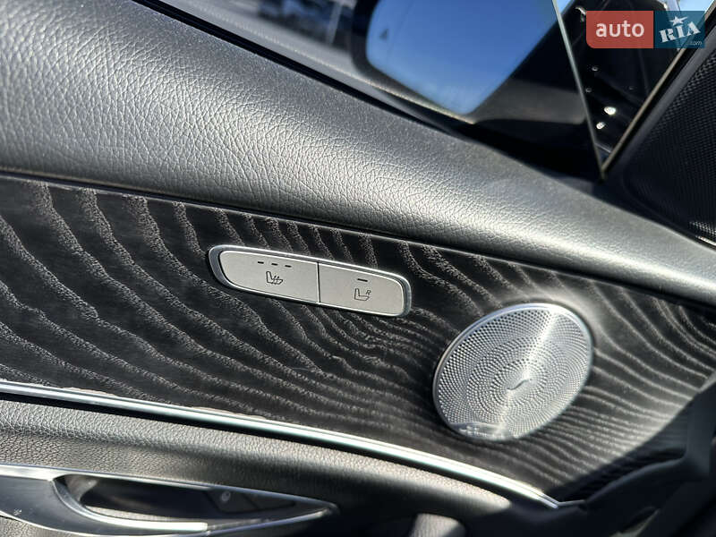 Седан Mercedes-Benz E-Class 2016 в Киеве