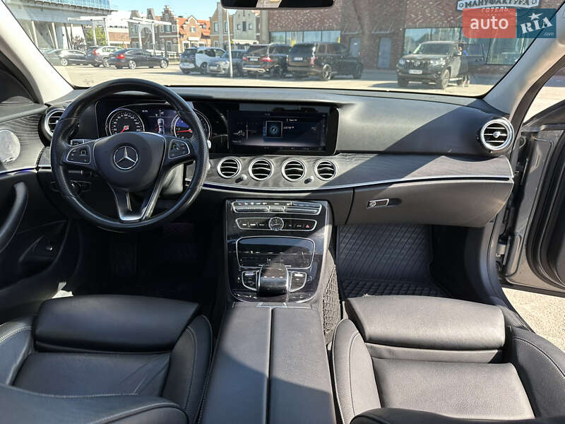 Седан Mercedes-Benz E-Class 2016 в Киеве