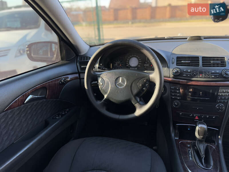 Седан Mercedes-Benz E-Class 2005 в Бердичеві