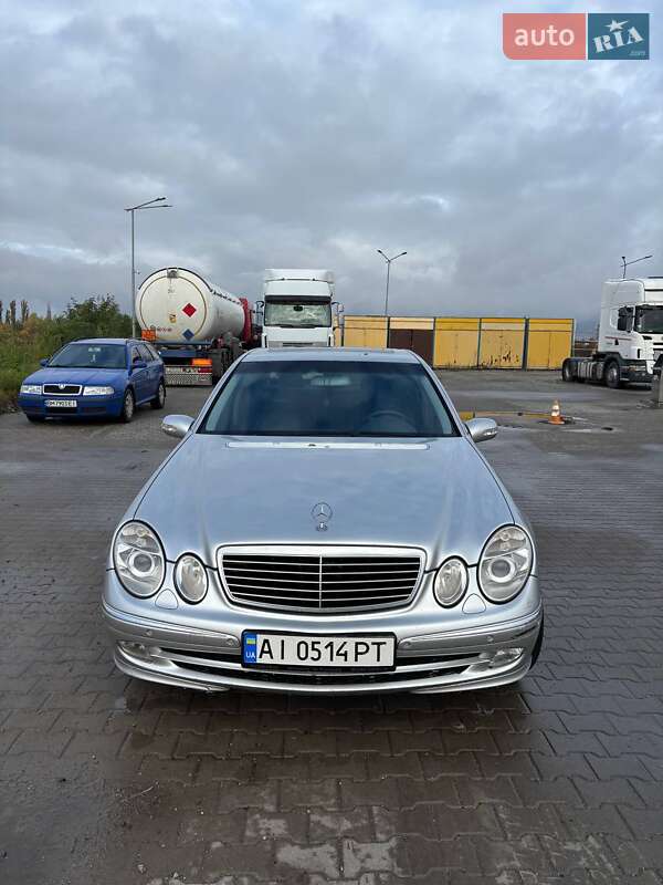 Седан Mercedes-Benz E-Class 2004 в Киеве