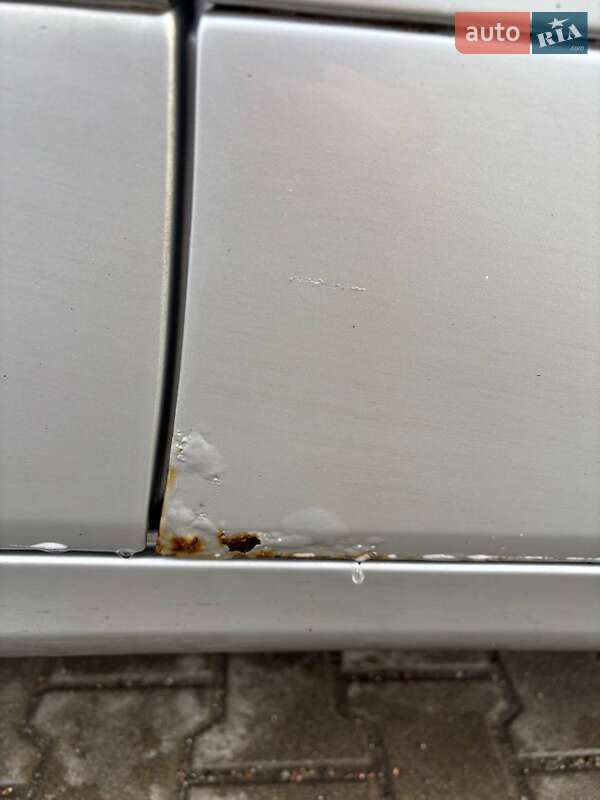 Седан Mercedes-Benz E-Class 2004 в Киеве