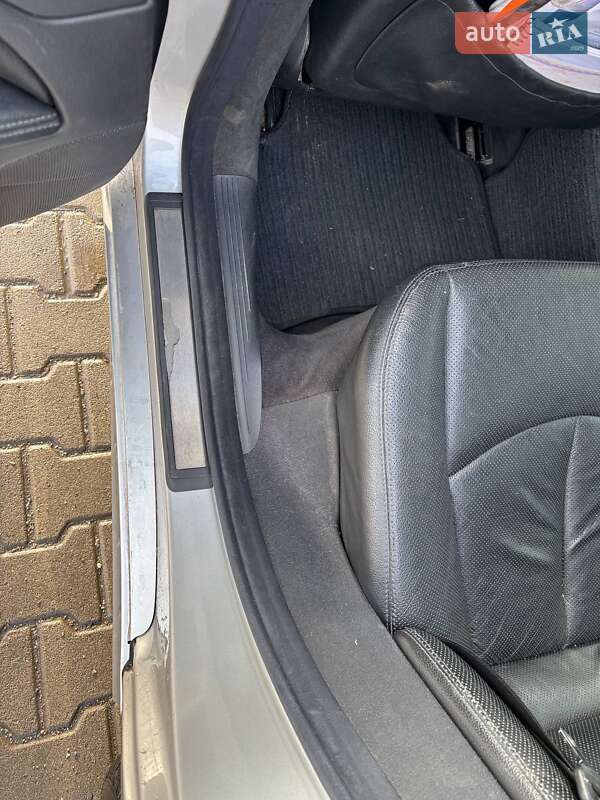 Седан Mercedes-Benz E-Class 2004 в Киеве