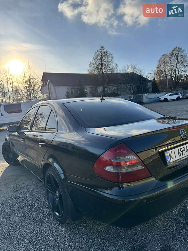 Седан Mercedes-Benz E-Class 2004 в Киеве