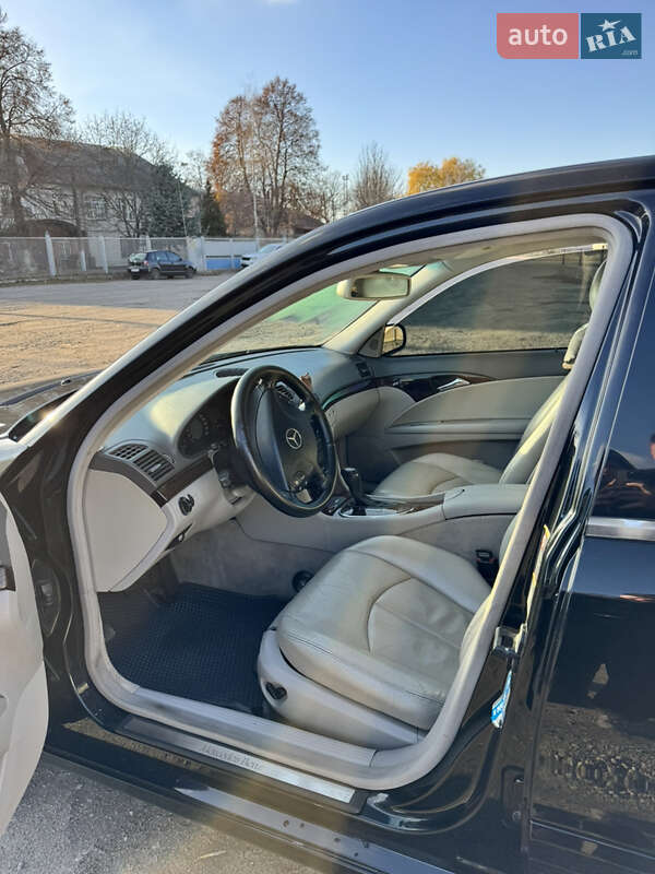 Седан Mercedes-Benz E-Class 2004 в Киеве