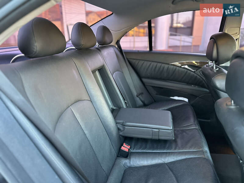 Седан Mercedes-Benz E-Class 2005 в Виннице